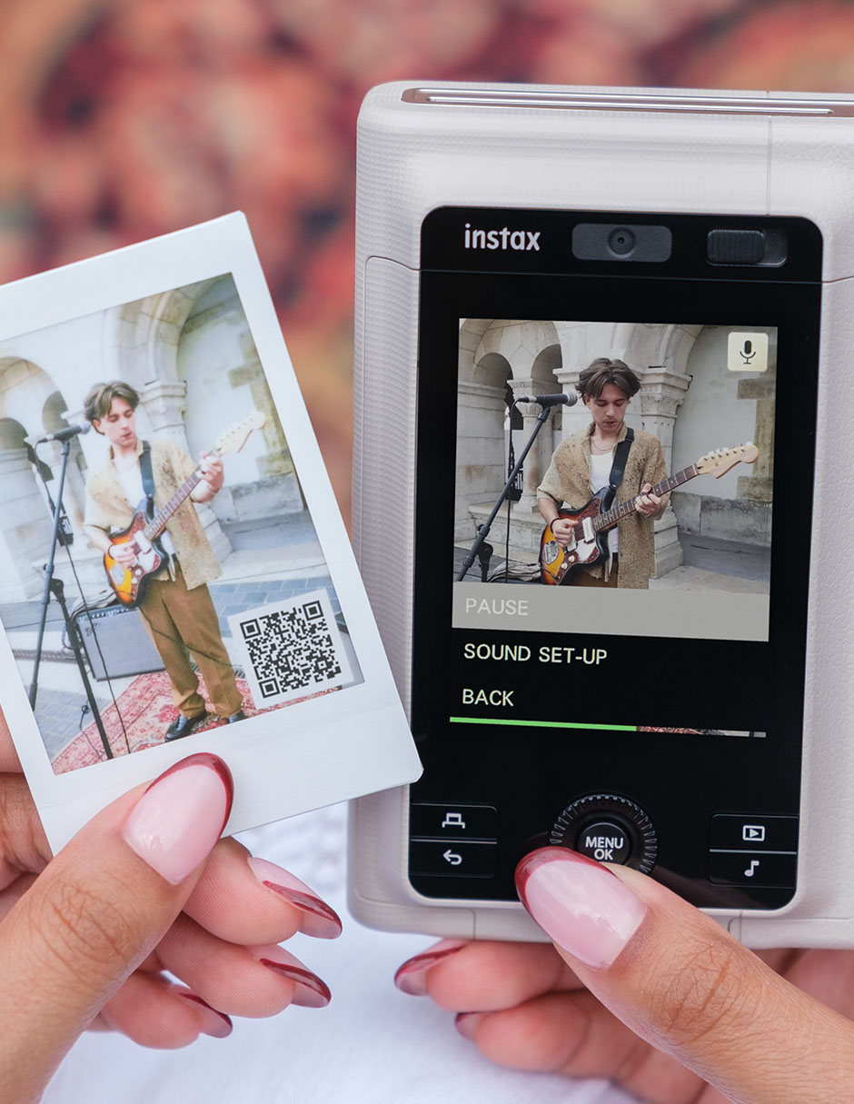 Cámara instantánea Fujifilm Paq mini LiPlay Plus